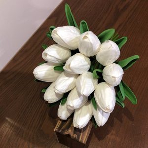 دسته گل عروس لاله