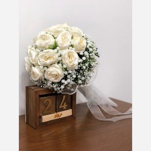 دسته گل عروس رز به همراه تور