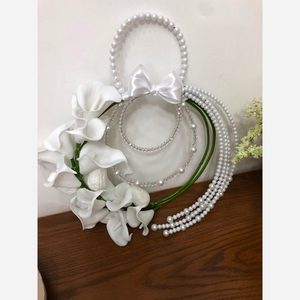 دسته گل عروس سازه ای شیپوری و لاله