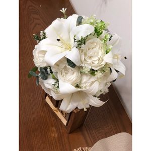 دسته گل عروسی لیلیوم و پیونی — تصویر ۸