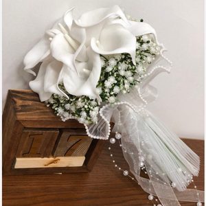 دسته گل عروسی شیپوری با گل عروس و تور