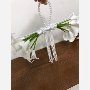 دسته گل عروس شیپوری سازه ای