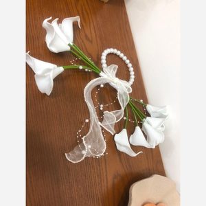 دسته گل عروس شبپوری سازه ای با دسته ی مروارید