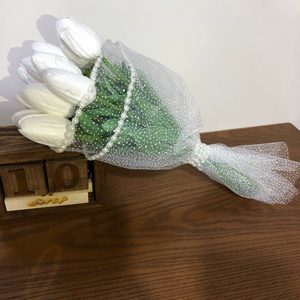 دسته گل عروس مدل لاله با تور 15 شاخه