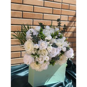 باکس گل مصنوعی