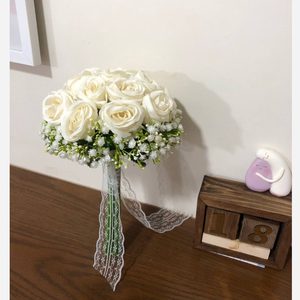 دسته گل عروس رز و عروس 15 شاخه گل رز