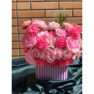 باکس گل مناسبتی اقتصادی — تصویر ۴