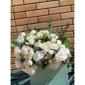 باکس گل مصنوعی — تصویر ۳