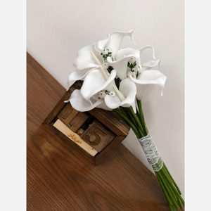 دسته گل عروس شیپوری و گل عروس