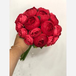دسته گل عروس پیونی قرمز