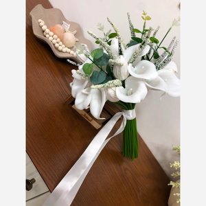 دسته گل عروس اروپایی ترکیب شیپوری و لاله