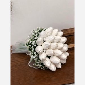 دسته گل عروسی 25شاخه لاله به همراه تور