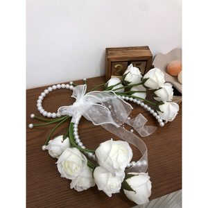 دسته گل عروسی مدل کیفی با گلهای رز — تصویر ۳