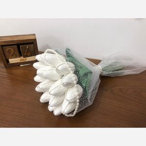 دسته گل عروسی لاله با دیزاین تور 20 شاخه