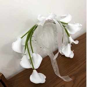 دسته گل عروس مصنوعی مدل سازه ای شیپوری 12شاخه
