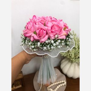 دسته گل عروس رز مخمل با تور در دو رنگ قرمز و صورتی