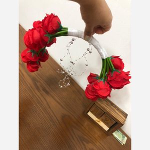 دسته گل عروسی سازه ای رز قرمز