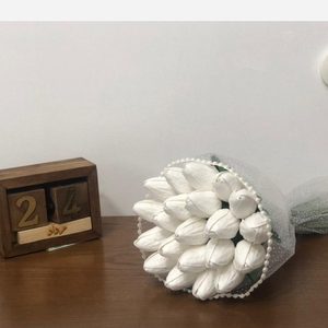 دسته گل عروسی لاله با دیزاین تور 20 شاخه