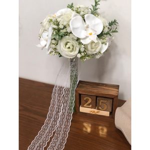 دسته گل عروس مصنوعی ارکیده و رز — تصویر ۶