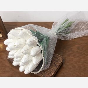 دسته گل عروسی لاله با دیزاین تور 20 شاخه